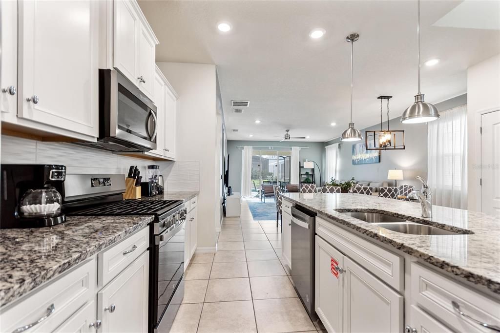 En Venta: $549,000 (7 camas, 5 baños, 3370 Pies cuadrados)