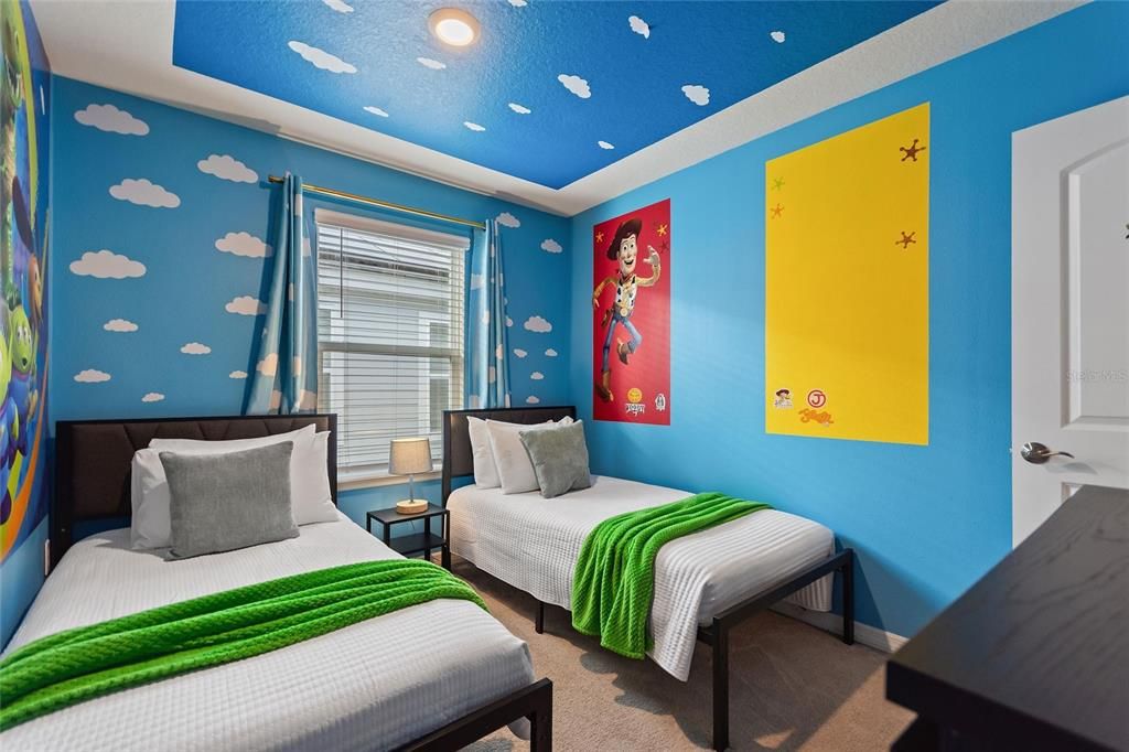 En Venta: $549,000 (7 camas, 5 baños, 3370 Pies cuadrados)