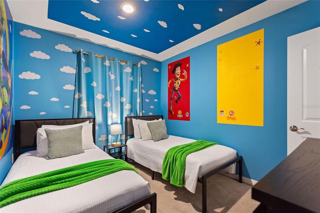 En Venta: $549,000 (7 camas, 5 baños, 3370 Pies cuadrados)