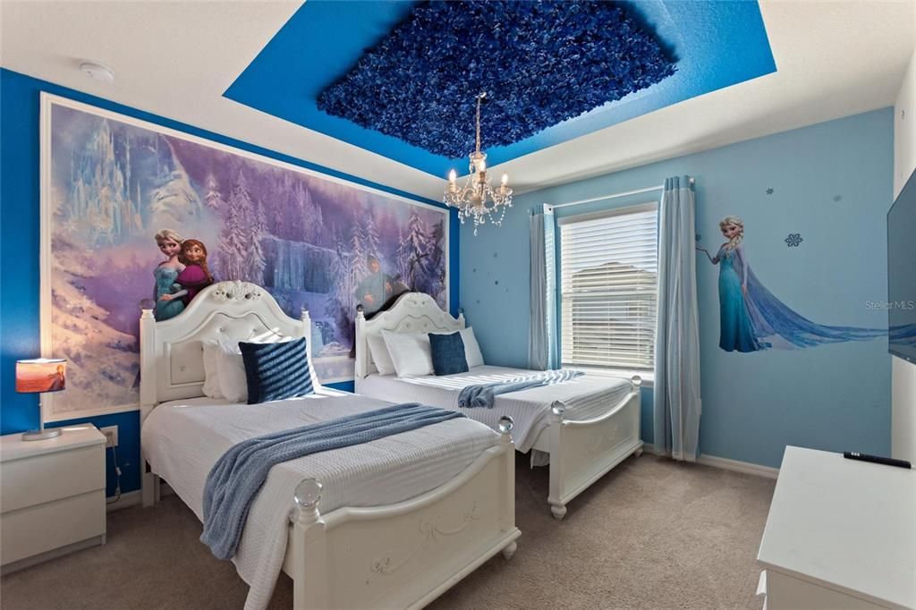 En Venta: $549,000 (7 camas, 5 baños, 3370 Pies cuadrados)