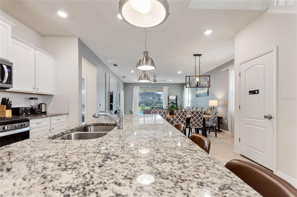 En Venta: $549,000 (7 camas, 5 baños, 3370 Pies cuadrados)