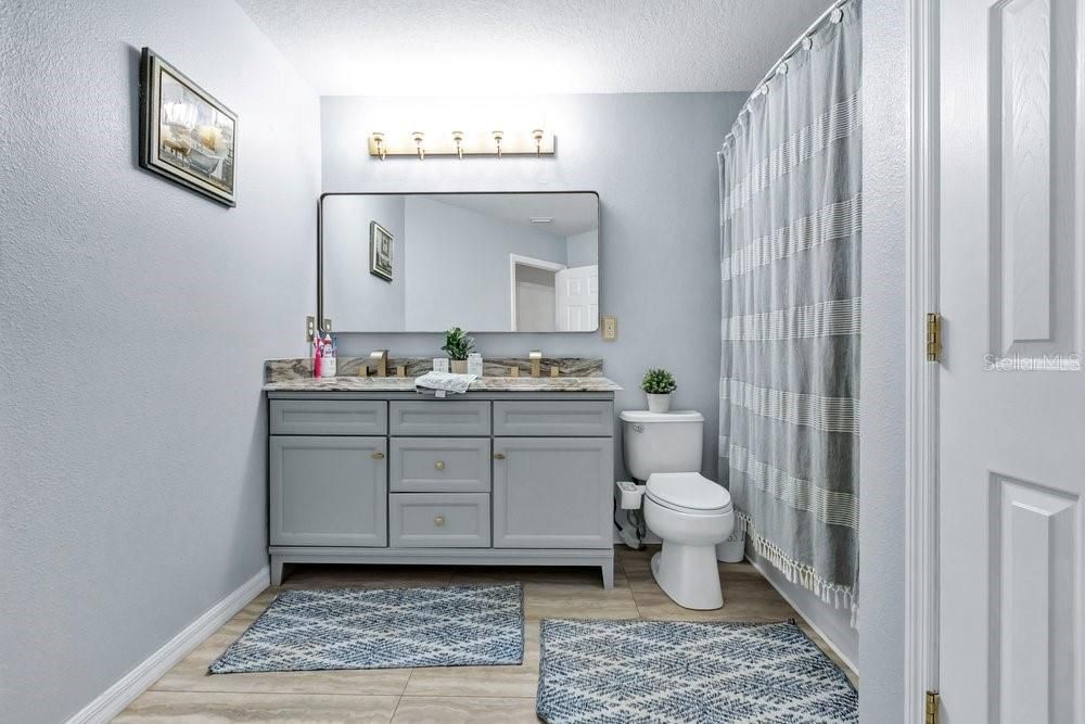 待售: $420,000 (4 贝兹, 2 浴室, 2911 平方英尺)