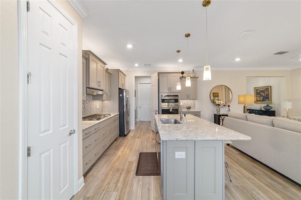 待售: $399,900 (2 贝兹, 2 浴室, 1651 平方英尺)