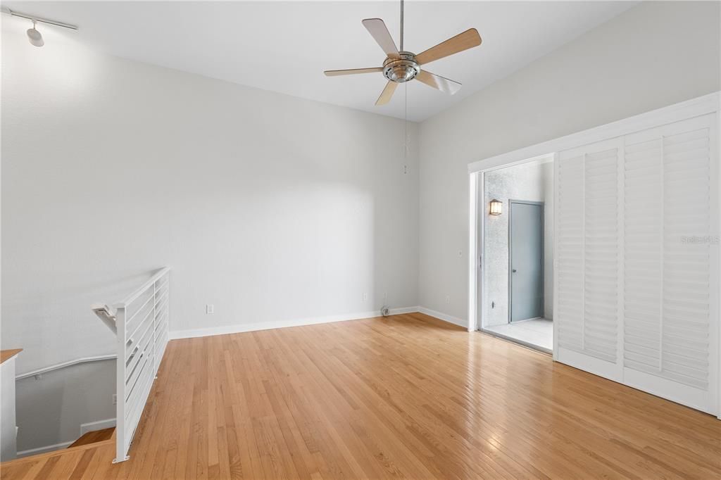 For Rent: $4,000 (2 beds, 2 baths, 1229 Square Feet)