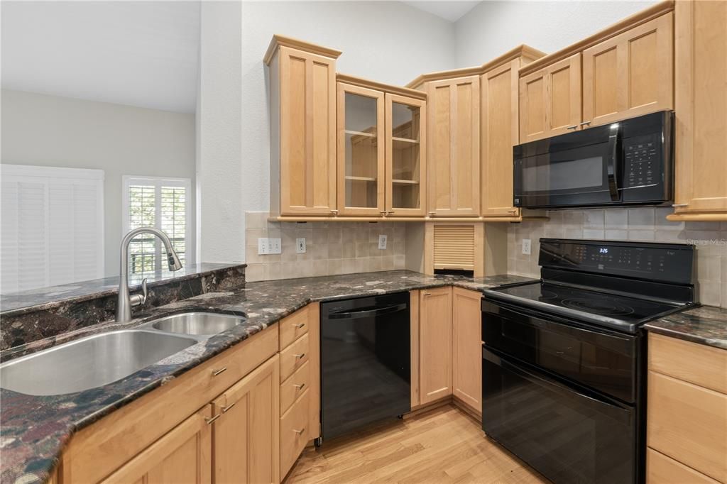 For Rent: $4,000 (2 beds, 2 baths, 1229 Square Feet)