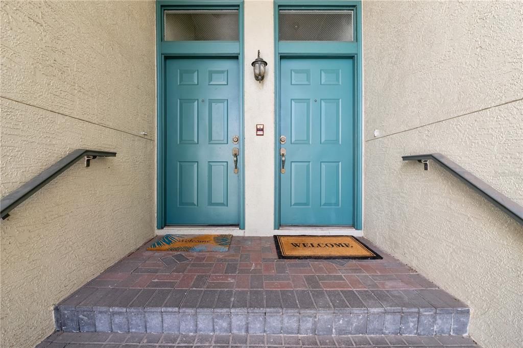 For Rent: $4,000 (2 beds, 2 baths, 1229 Square Feet)
