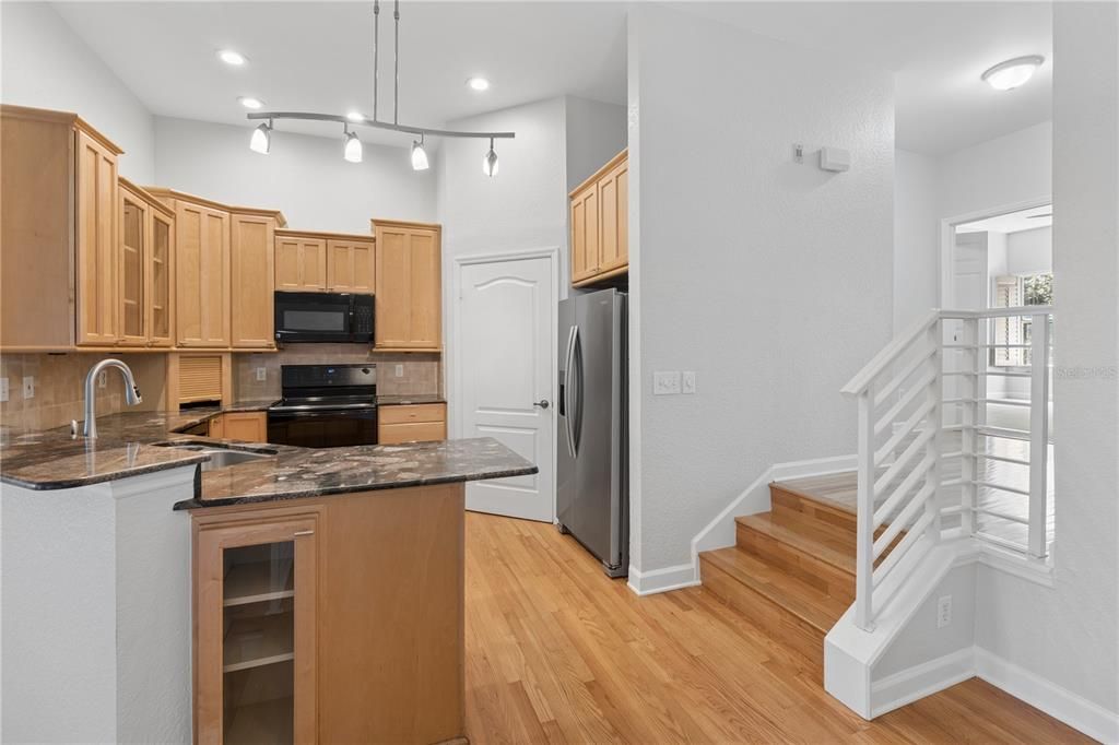 For Rent: $4,000 (2 beds, 2 baths, 1229 Square Feet)