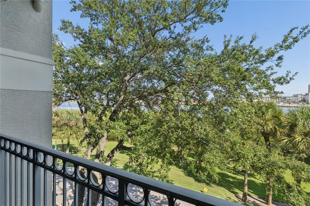 For Rent: $4,000 (2 beds, 2 baths, 1229 Square Feet)