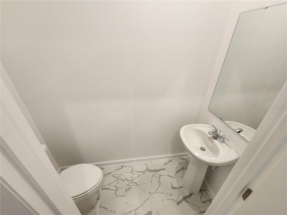 На продажу: $424,900 (4 спален, 2 ванн, 1678 Квадратных фут)
