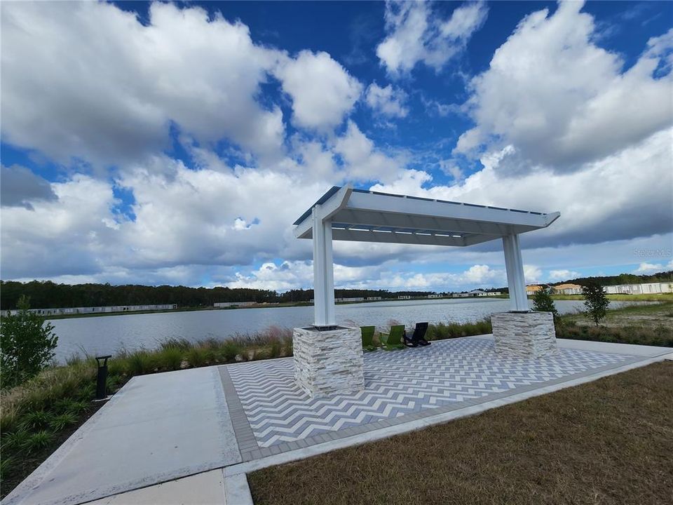 На продажу: $424,900 (4 спален, 2 ванн, 1678 Квадратных фут)