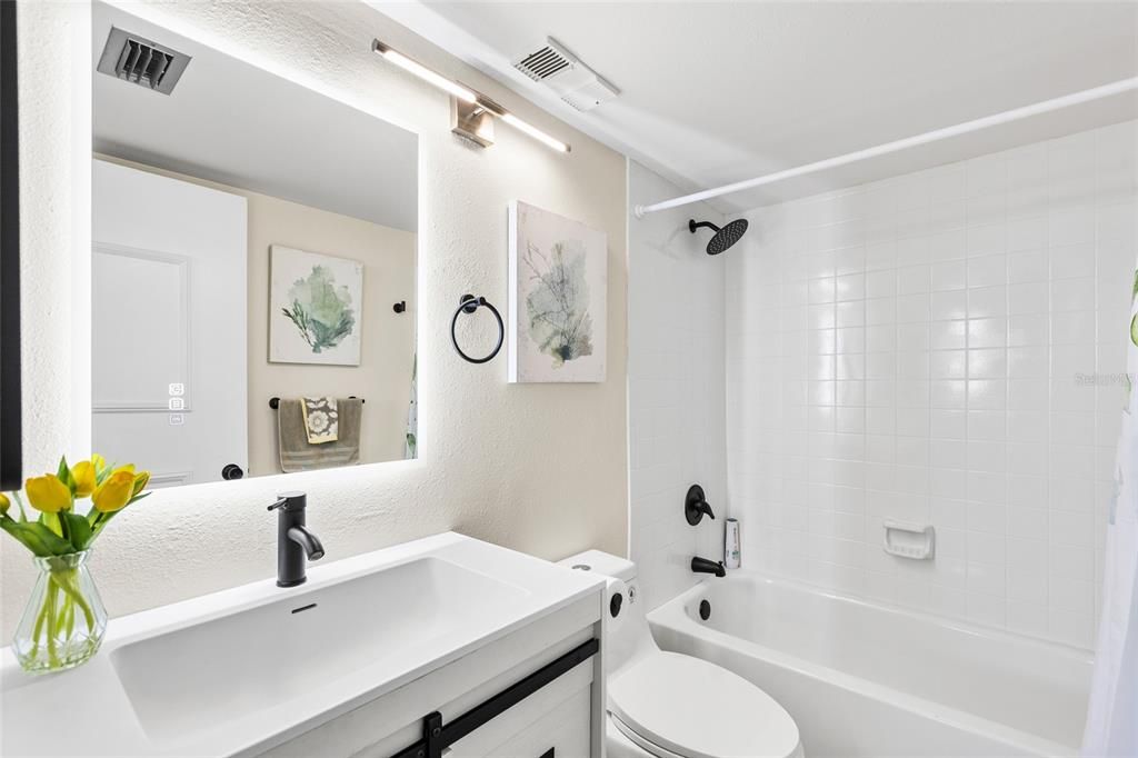En Venta: $695,000 (2 camas, 2 baños, 1100 Pies cuadrados)