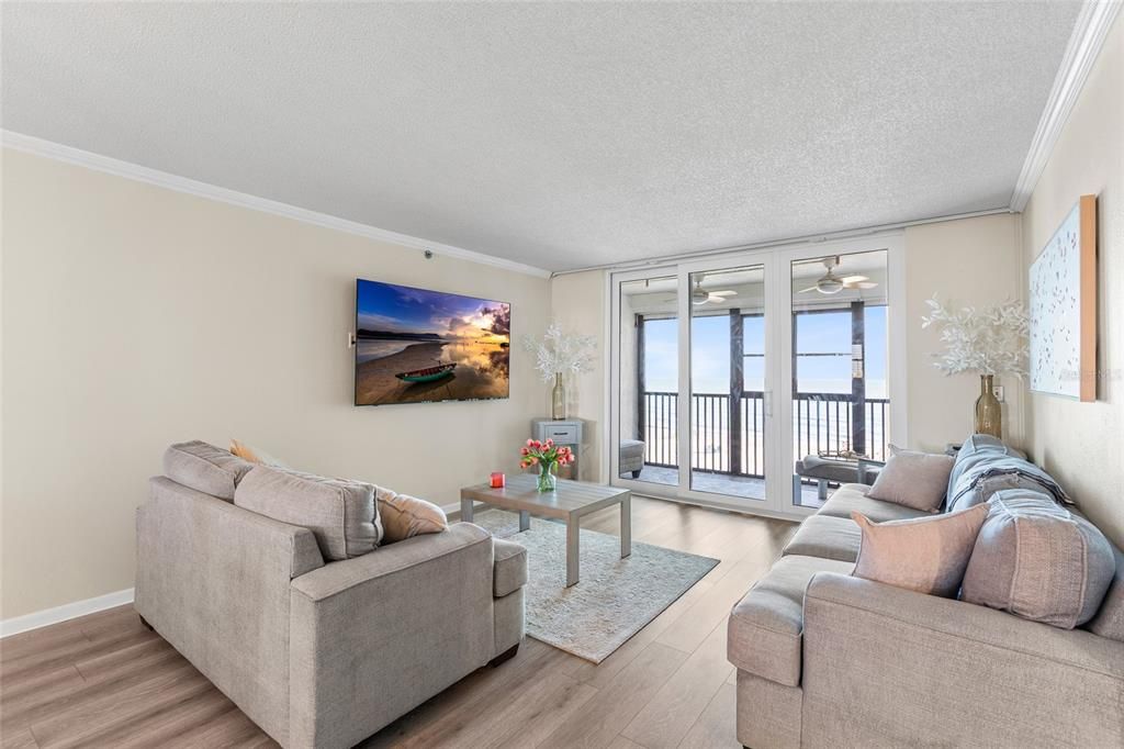 En Venta: $695,000 (2 camas, 2 baños, 1100 Pies cuadrados)