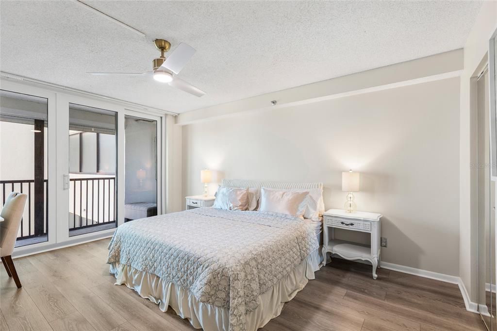 En Venta: $695,000 (2 camas, 2 baños, 1100 Pies cuadrados)