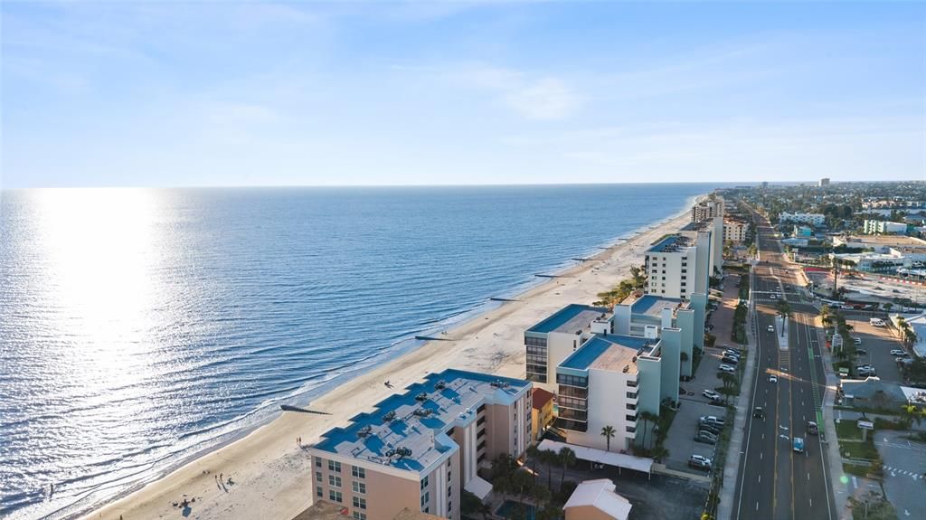 En Venta: $695,000 (2 camas, 2 baños, 1100 Pies cuadrados)