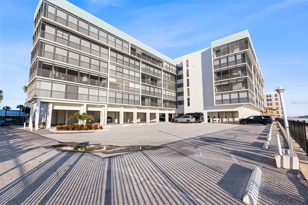 En Venta: $695,000 (2 camas, 2 baños, 1100 Pies cuadrados)
