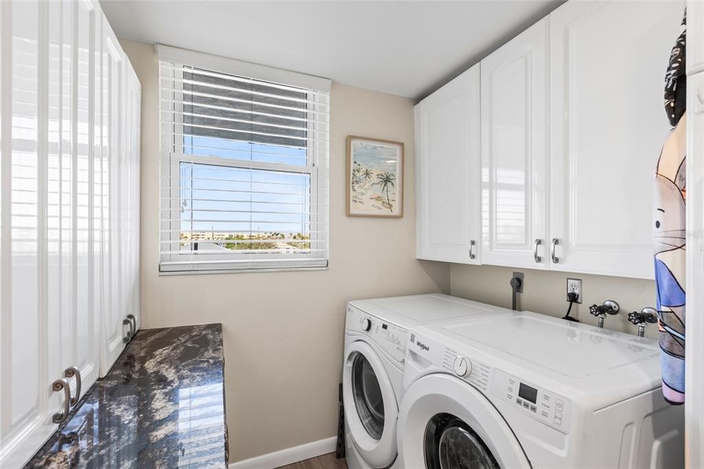 En Venta: $695,000 (2 camas, 2 baños, 1100 Pies cuadrados)