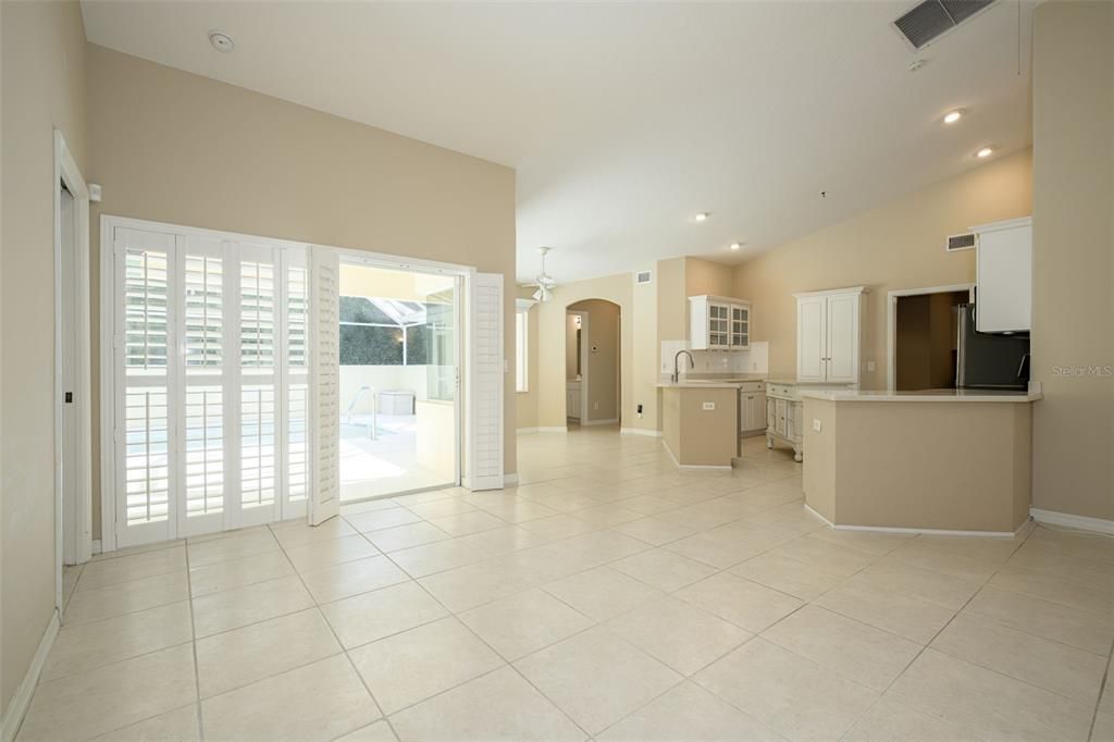 For Sale: $349,900 (3 beds, 2 baths, 1623 Square Feet)