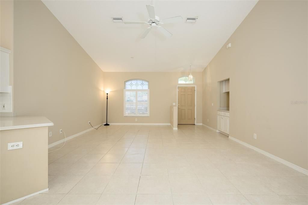 For Sale: $349,900 (3 beds, 2 baths, 1623 Square Feet)