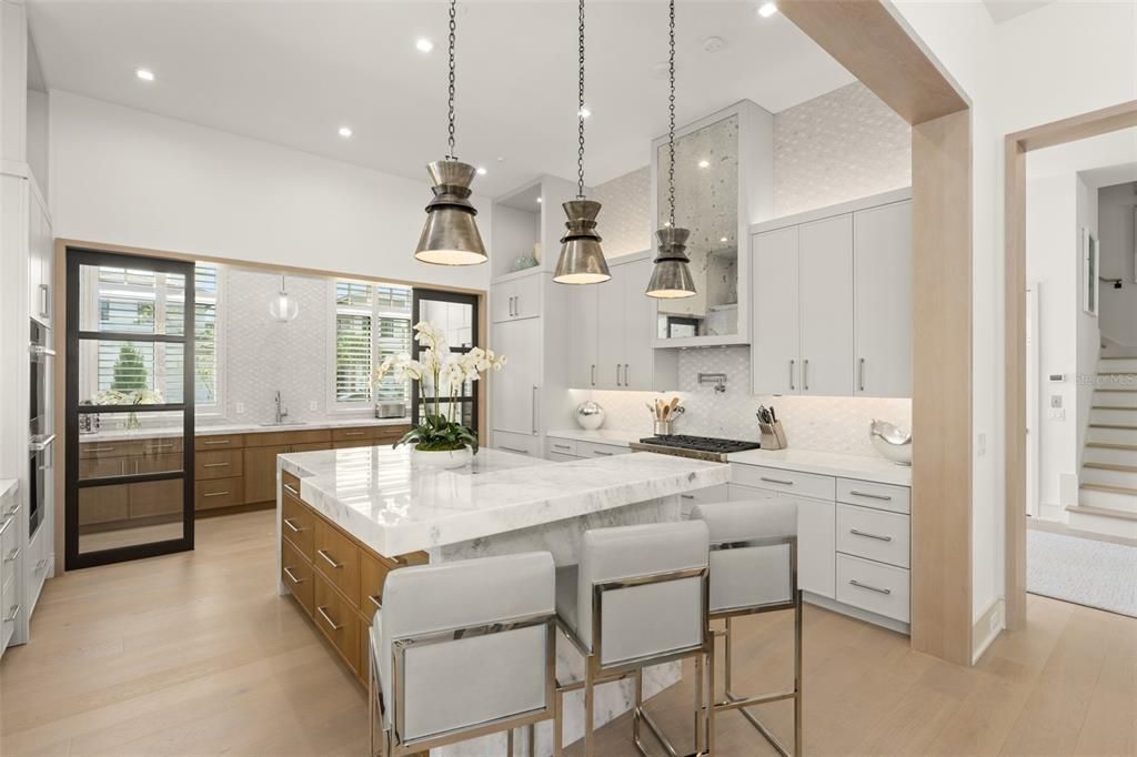 En Venta: $3,595,000 (4 camas, 4 baños, 3239 Pies cuadrados)