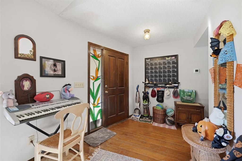 En Venta: $279,000 (3 camas, 2 baños, 1875 Pies cuadrados)