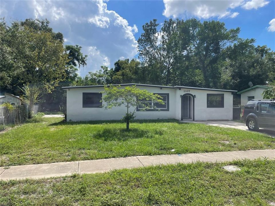 For Rent: $1,995 (3 beds, 1 baths, 1051 Square Feet)