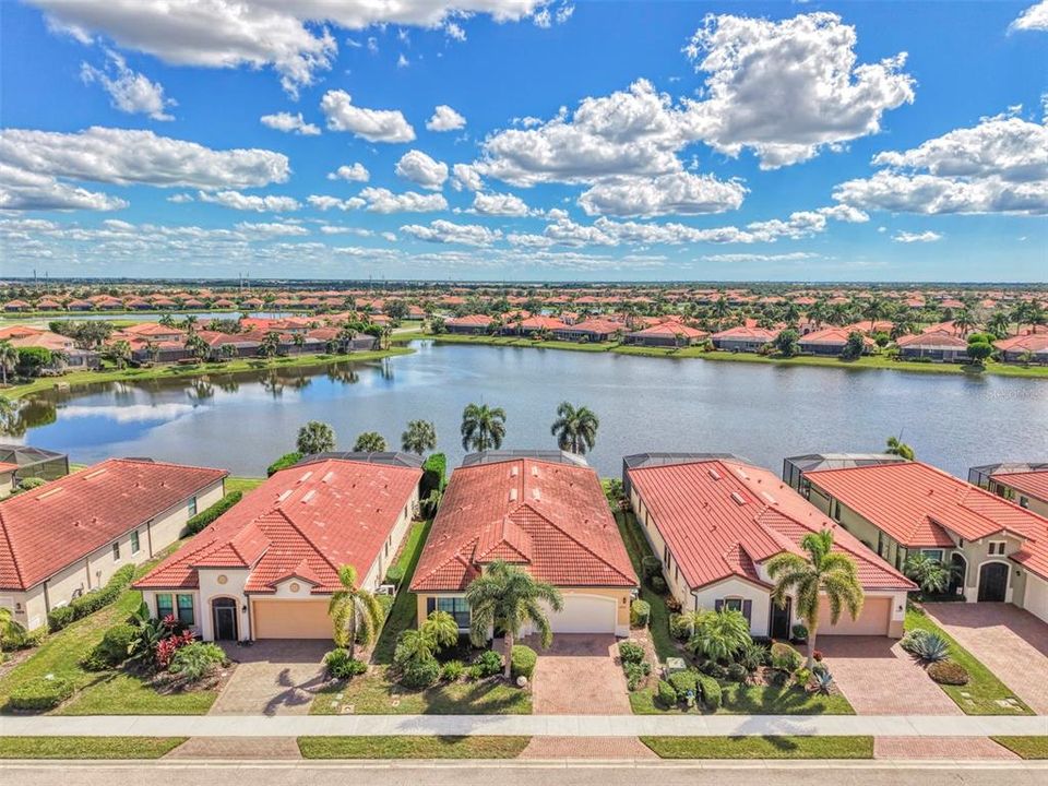 For Sale: $825,000 (3 beds, 3 baths, 2378 Square Feet)