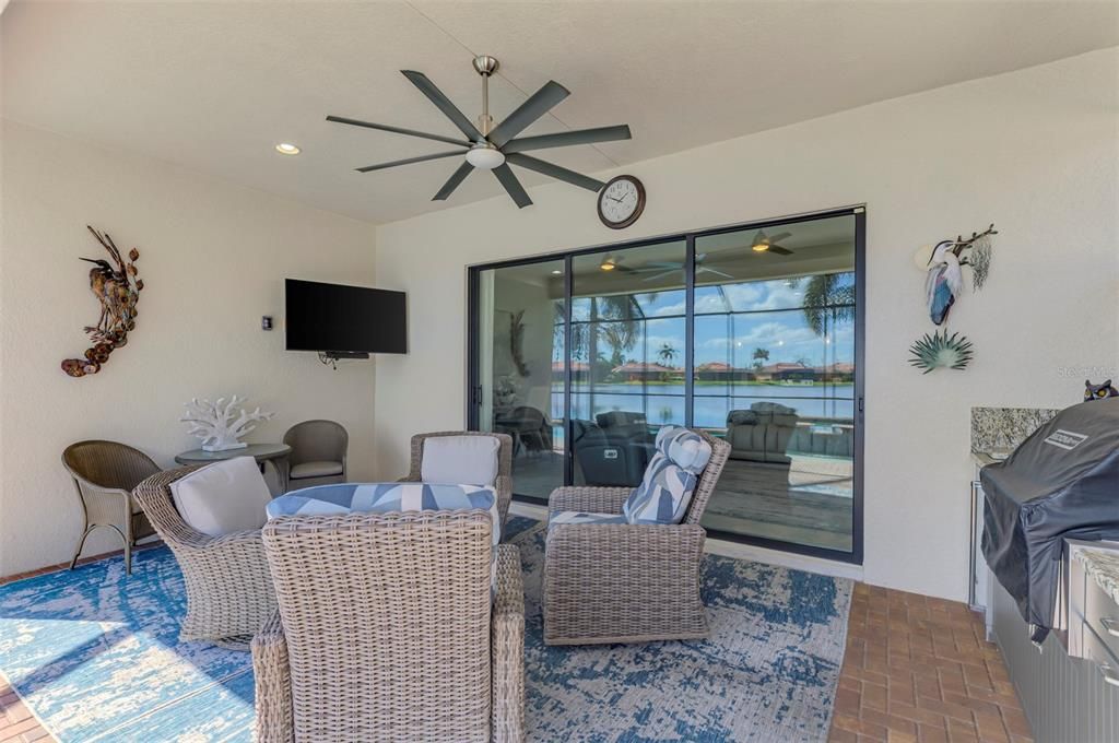 For Sale: $825,000 (3 beds, 3 baths, 2378 Square Feet)