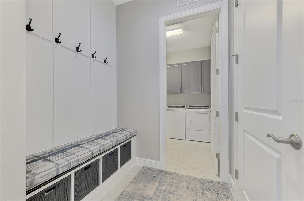 For Sale: $825,000 (3 beds, 3 baths, 2378 Square Feet)