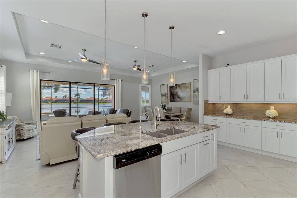 For Sale: $825,000 (3 beds, 3 baths, 2378 Square Feet)