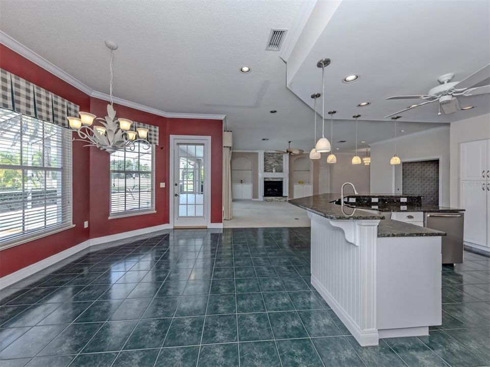 For Sale: $684,000 (3 beds, 3 baths, 2695 Square Feet)