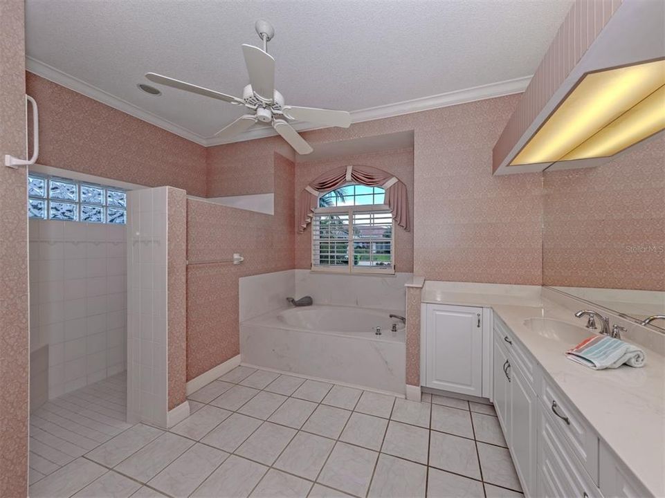For Sale: $684,000 (3 beds, 3 baths, 2695 Square Feet)