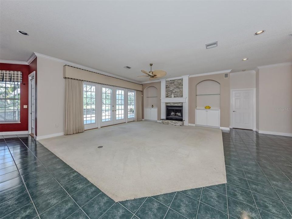 For Sale: $684,000 (3 beds, 3 baths, 2695 Square Feet)