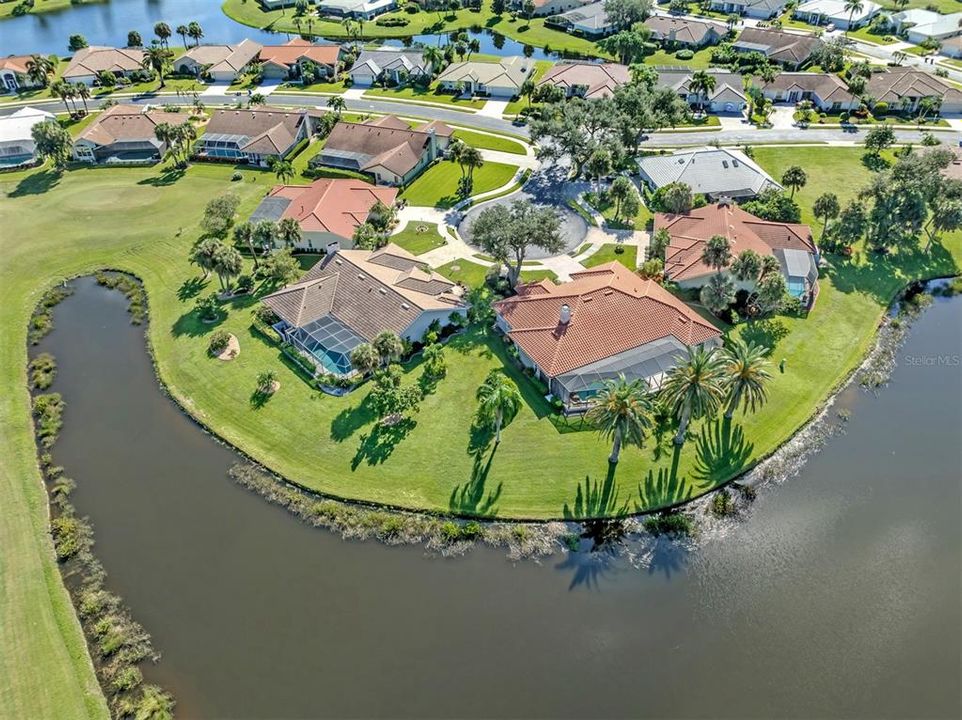 For Sale: $684,000 (3 beds, 3 baths, 2695 Square Feet)