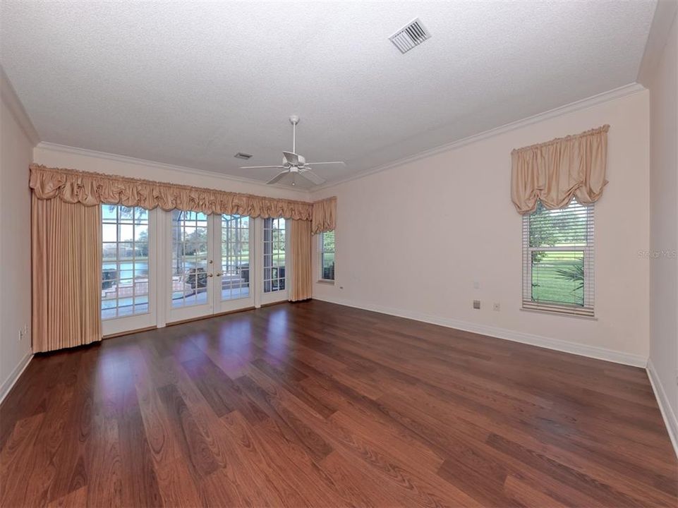 For Sale: $684,000 (3 beds, 3 baths, 2695 Square Feet)