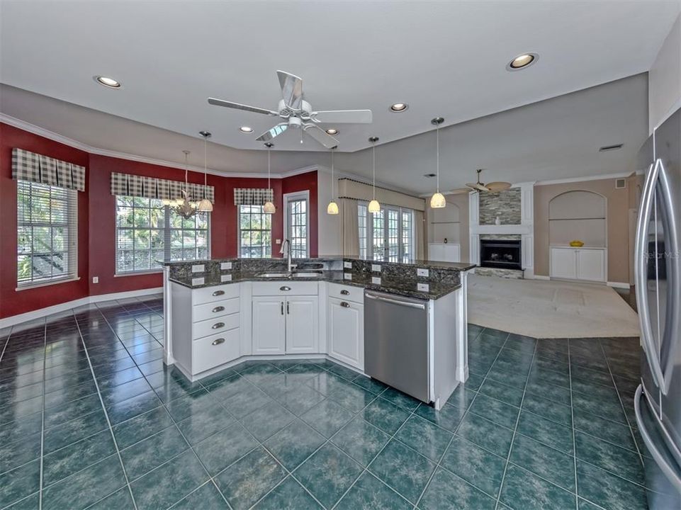 For Sale: $684,000 (3 beds, 3 baths, 2695 Square Feet)