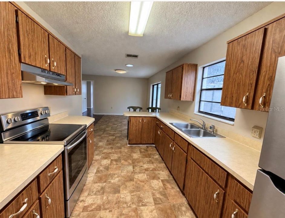 For Rent: $1,795 (3 beds, 2 baths, 1442 Square Feet)