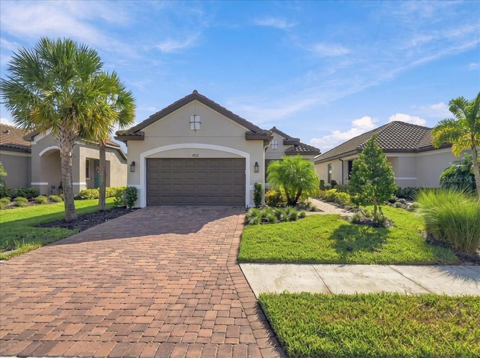 For Sale: $459,900 (3 beds, 2 baths, 1812 Square Feet)