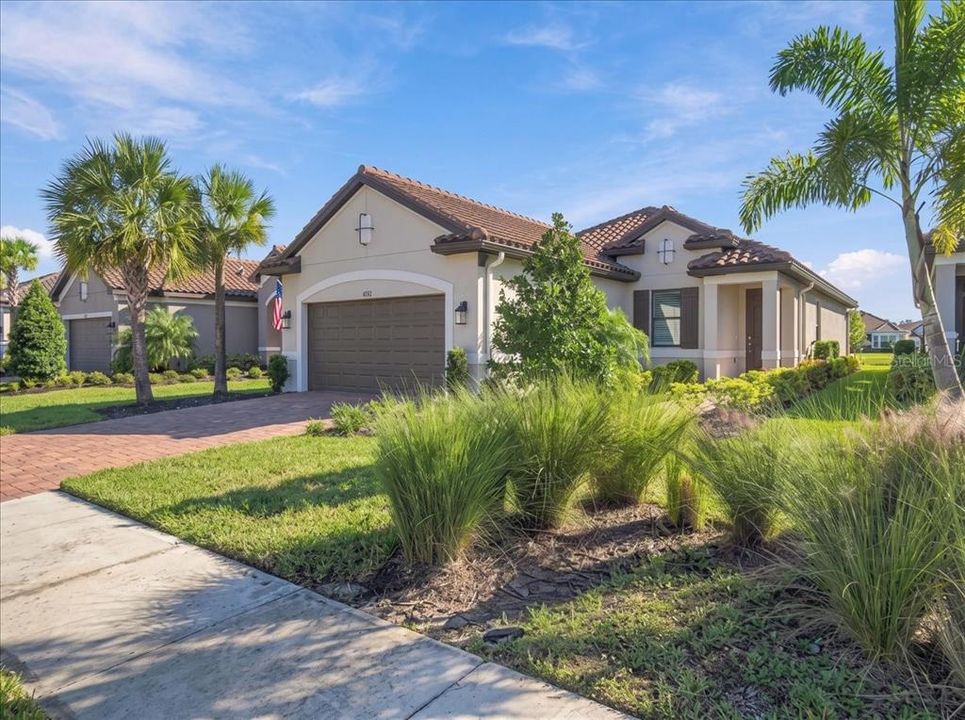 For Sale: $459,900 (3 beds, 2 baths, 1812 Square Feet)