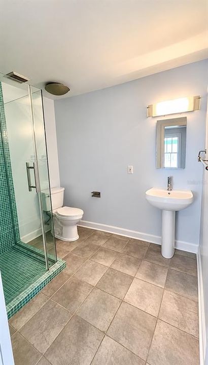 For Rent: $1,200 (1 beds, 1 baths, 408 Square Feet)