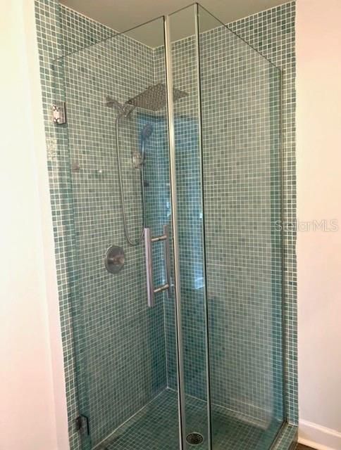 For Rent: $1,200 (1 beds, 1 baths, 408 Square Feet)