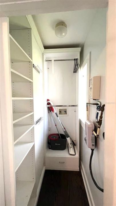 For Rent: $1,200 (1 beds, 1 baths, 408 Square Feet)