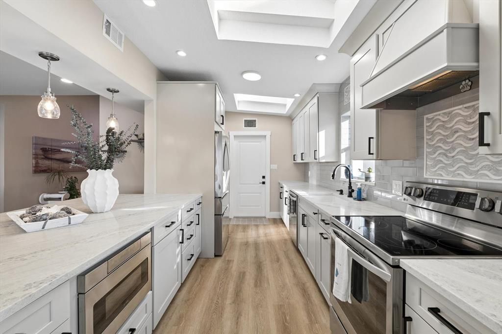 En Venta: $1,495,000 (3 camas, 3 baños, 2137 Pies cuadrados)