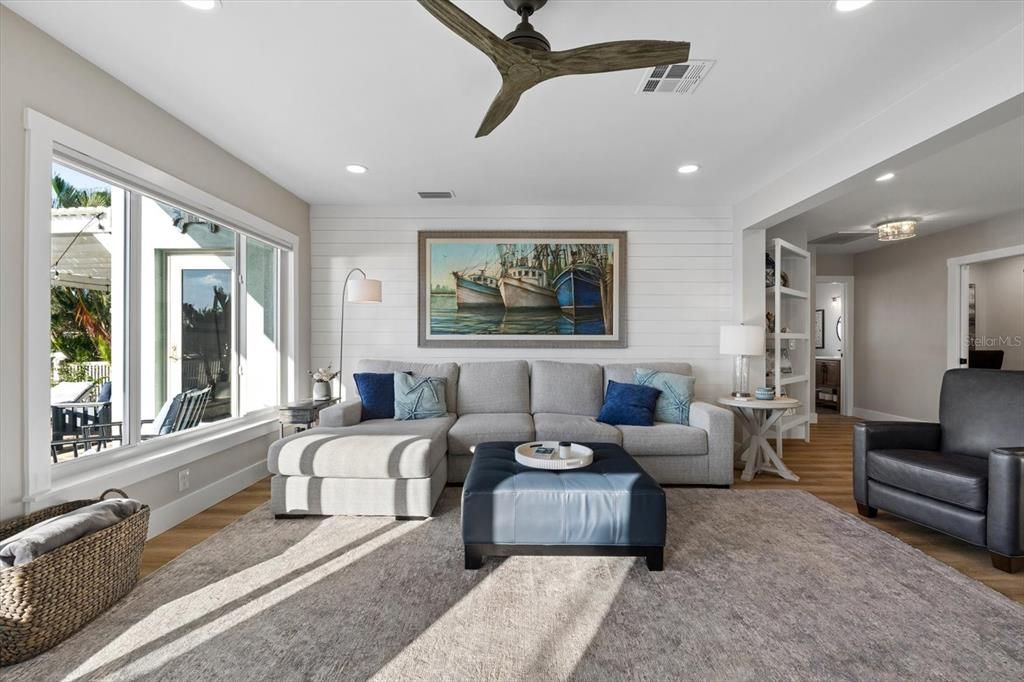 En Venta: $1,495,000 (3 camas, 3 baños, 2137 Pies cuadrados)