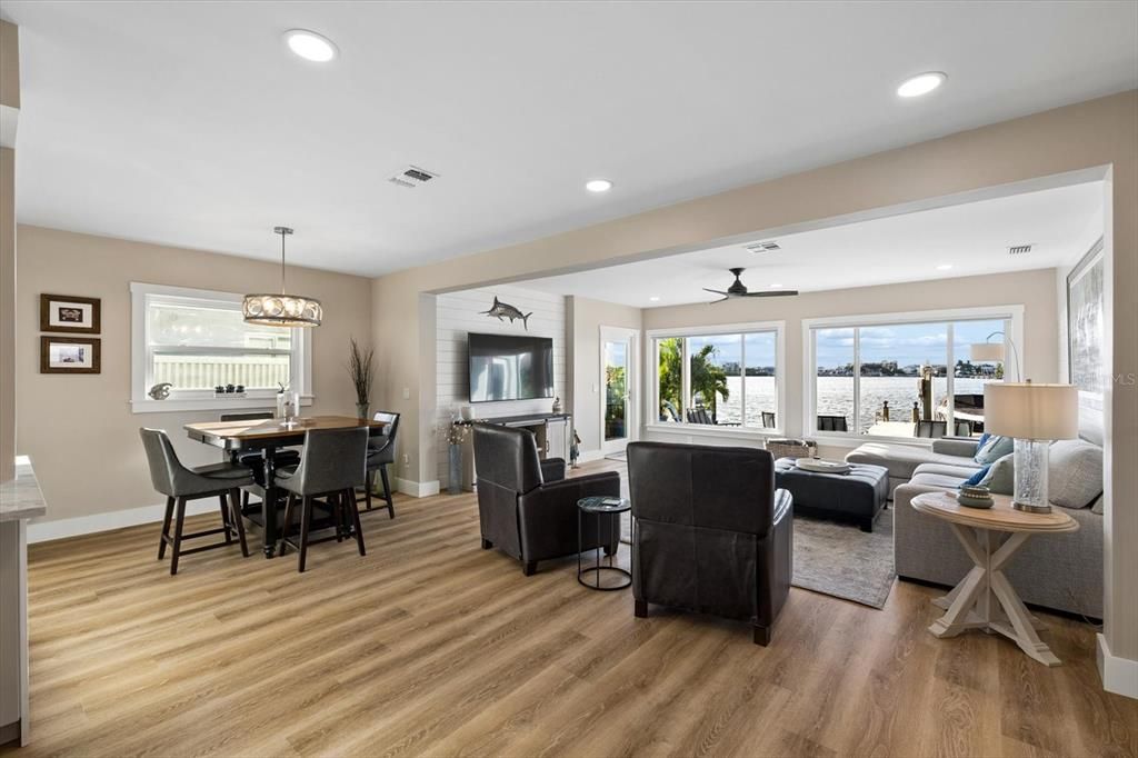 En Venta: $1,495,000 (3 camas, 3 baños, 2137 Pies cuadrados)