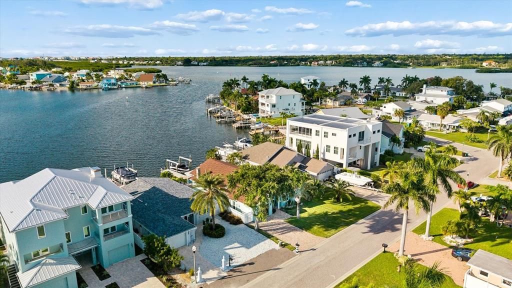 En Venta: $1,495,000 (3 camas, 3 baños, 2137 Pies cuadrados)