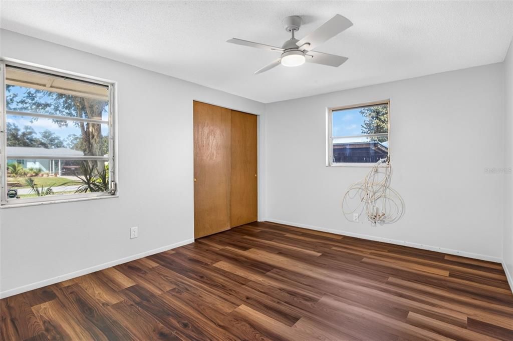 For Sale: $250,000 (2 beds, 2 baths, 1048 Square Feet)
