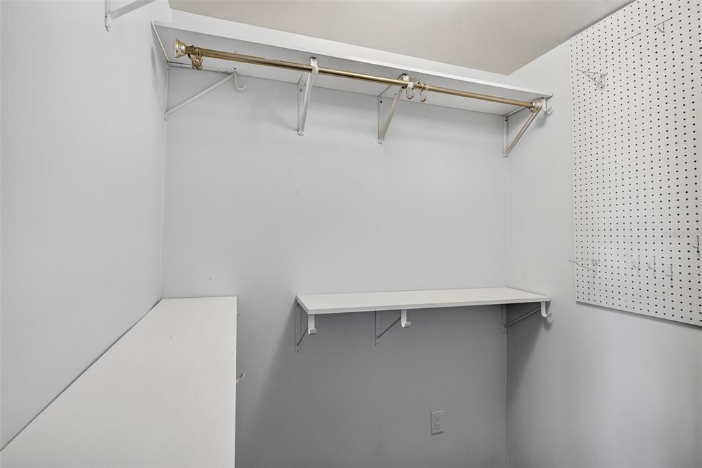 For Sale: $250,000 (2 beds, 2 baths, 1048 Square Feet)