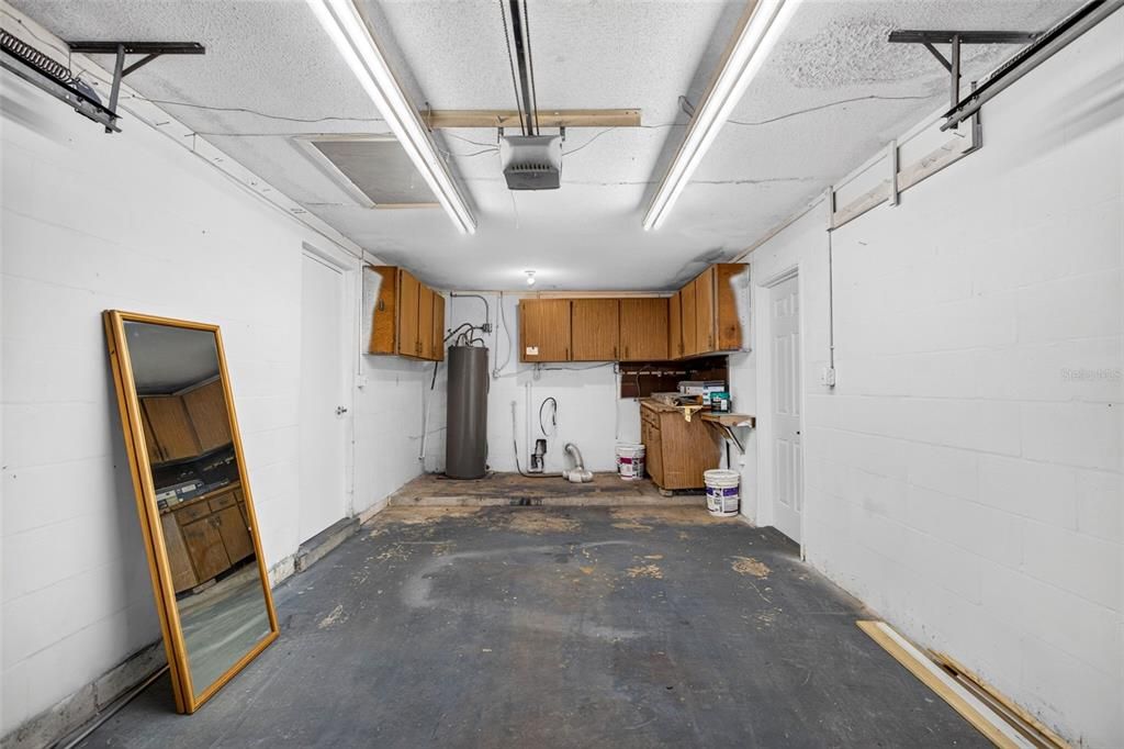 For Sale: $250,000 (2 beds, 2 baths, 1048 Square Feet)