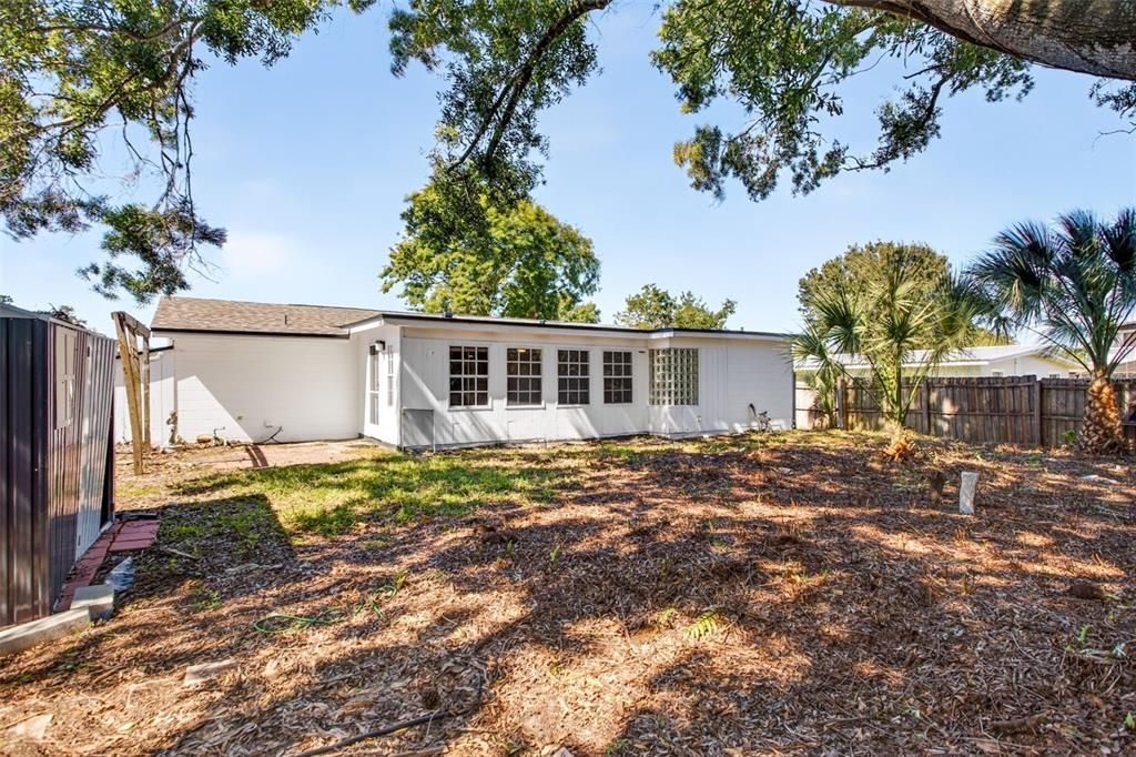 For Sale: $250,000 (2 beds, 2 baths, 1048 Square Feet)