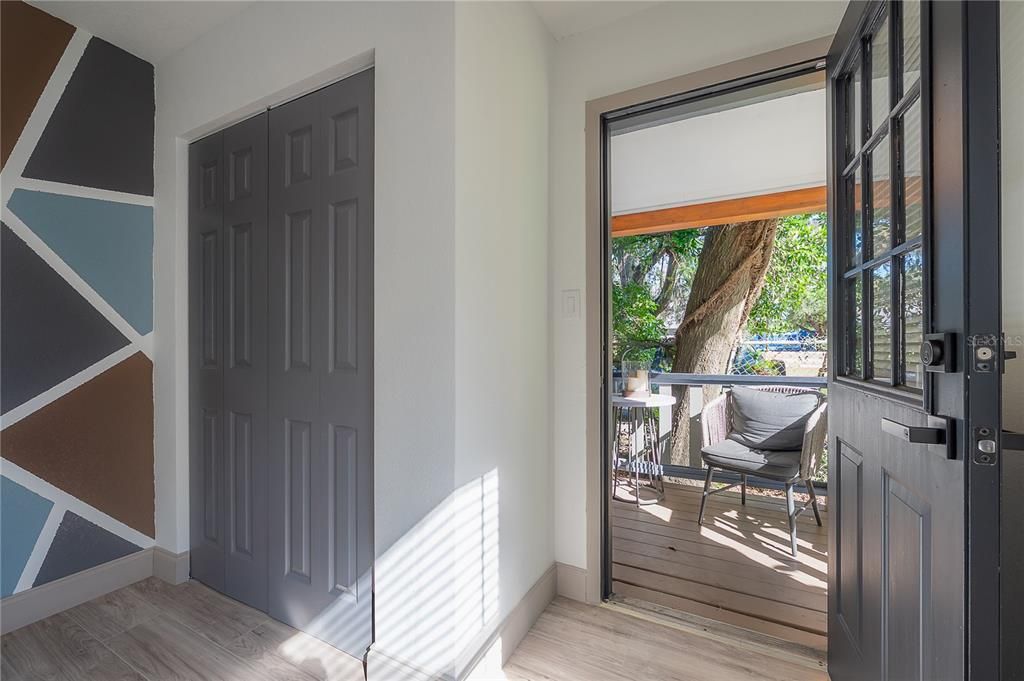For Sale: $349,000 (2 beds, 2 baths, 1100 Square Feet)